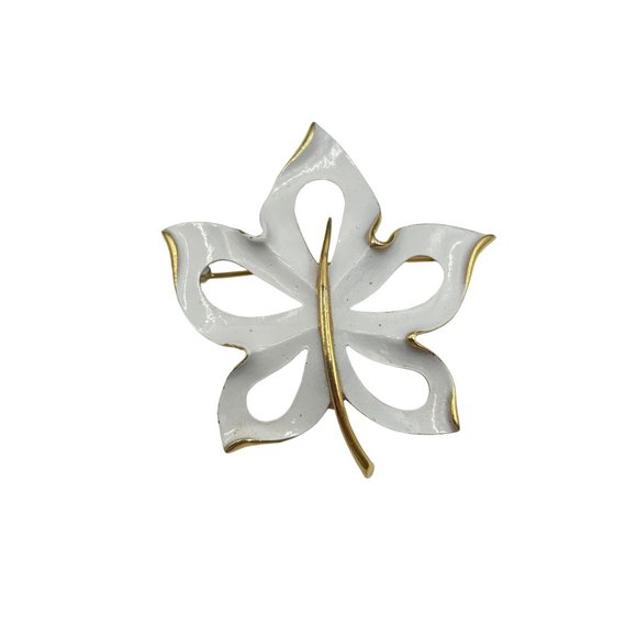 Signed NAPIER Leaf Brooch White Enamel Pin Designer Signed Costume Jewelry - Picture 1 of 5